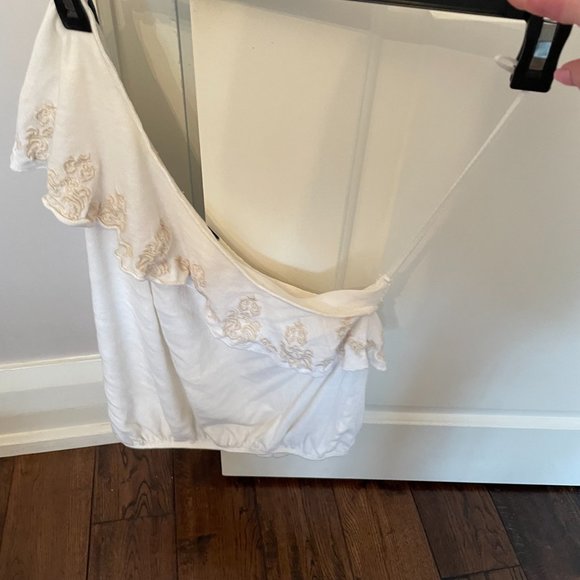 White off the shoulder free people top with flower detail - Picture 2 of 11